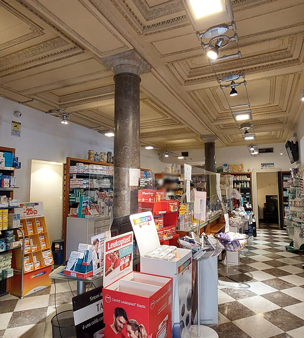 Interno Farmacia Sacro Cuore Piazza Principe di Camporeale